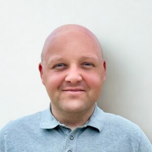 Zdjęcie przedstawia Mateusza Macałkę